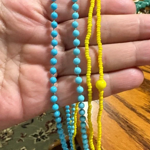 TURQUOISE BLUE AND YELLOW DIFFERENT SIZED BEADED NECKLACES - Picture 2 of 2